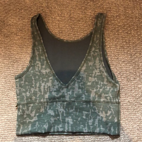 Too small - Picture 2 of 3